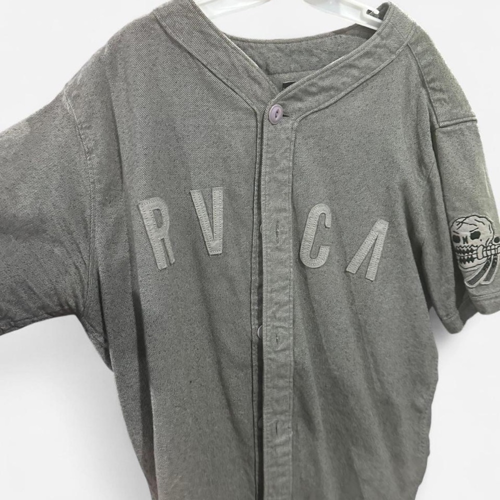 RVCA Baseball style men’s shirt